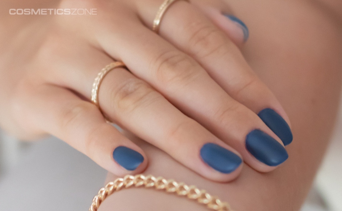 Daj się porwać głębii koloru: granatowe lakiery hybrydowe na każdą okazję - Serwis informacyjny z Raciborza - naszraciborz.pl