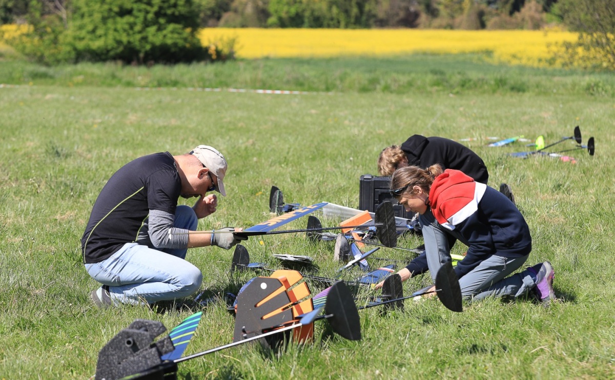 Modelarze rywalizują dziś na Płoni [FOTO] - Serwis informacyjny z Raciborza - naszraciborz.pl