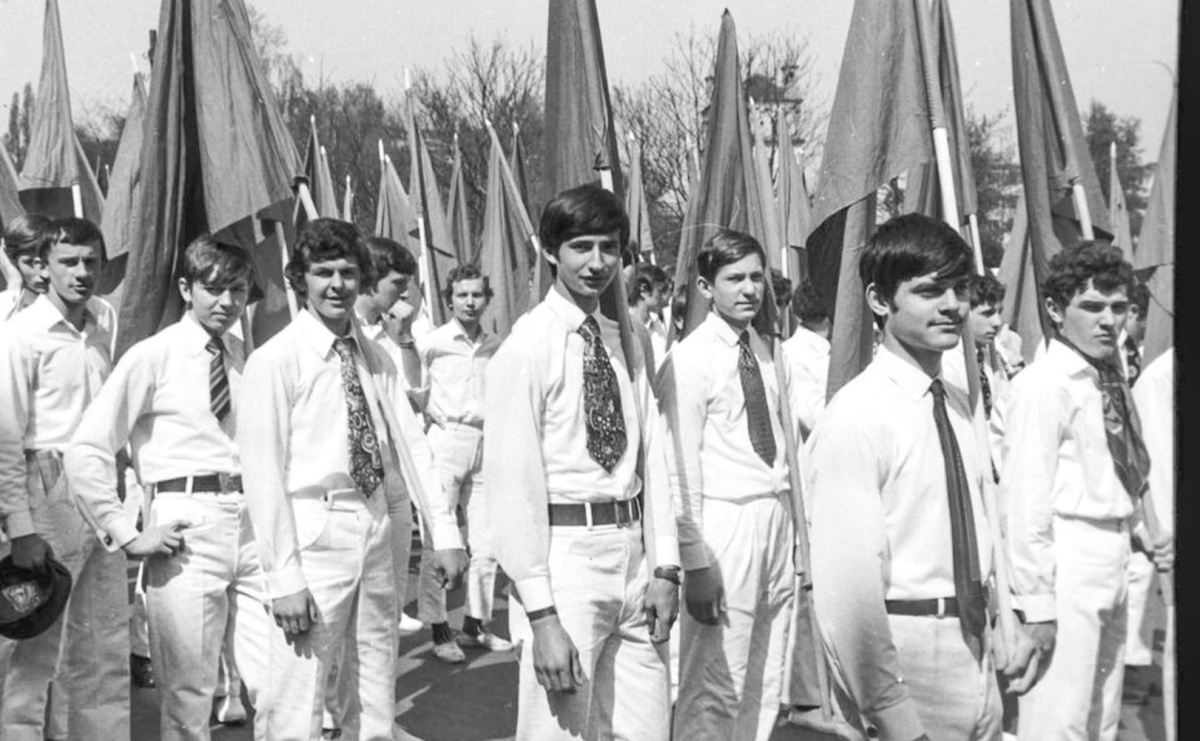 1 maja 1974 roku w Raciborzu. Poznajecie te osoby? - Serwis informacyjny z Raciborza - naszraciborz.pl