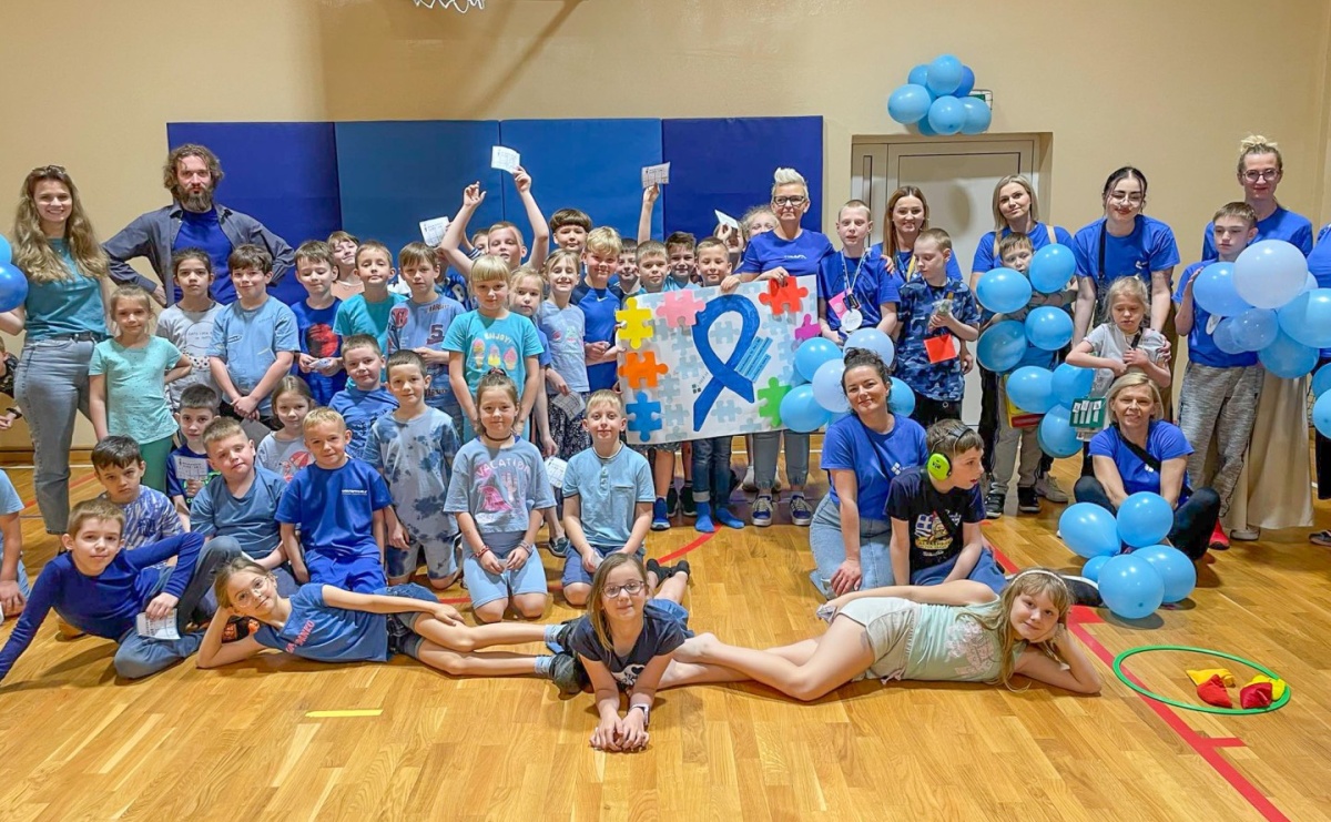 Niebieskie Igrzyska. Światowy Dzień Autyzmu w Szkole Podstawowej nr 4 - Serwis informacyjny z Raciborza - naszraciborz.pl