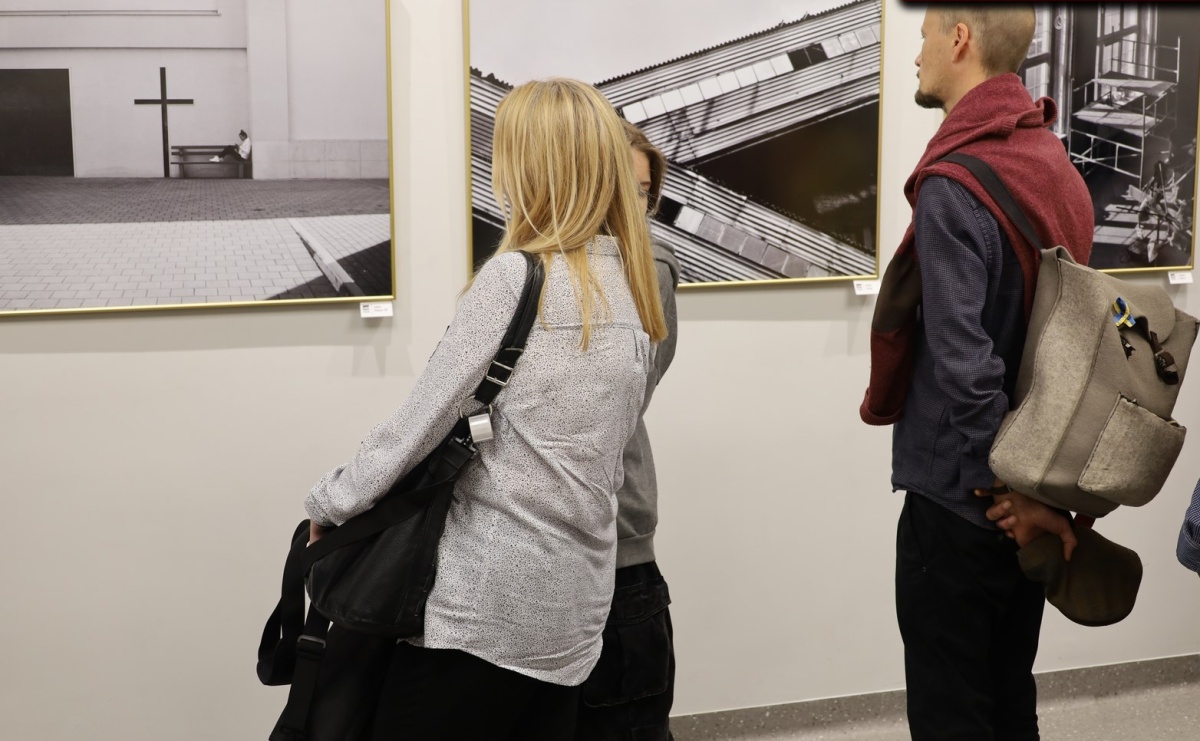 SPOJRZENIA. W bibliotece otwarto nową wystawę FOTON-u - Serwis informacyjny z Raciborza - naszraciborz.pl