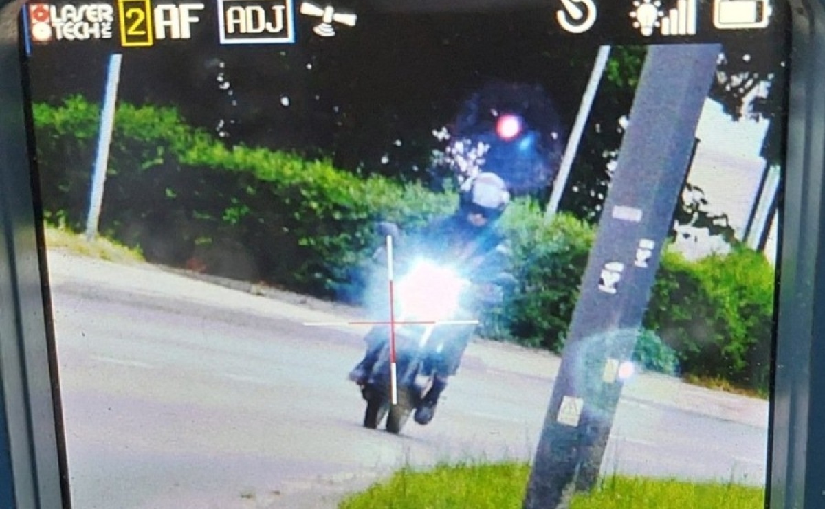 Szaleniec na Reymonta. Uciekał przed policją motorowerem - Serwis informacyjny z Raciborza - naszraciborz.pl