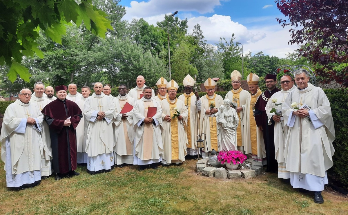 Diecezja opolska ma trzech nowych księży. Jeden trafi do Raciborza - Serwis informacyjny z Raciborza - naszraciborz.pl
