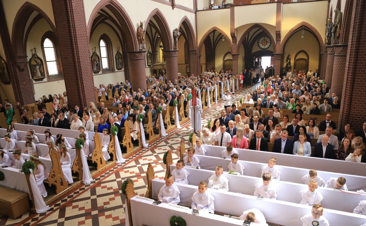 I Komunia Święta na Starej Wsi [FOTO] - Serwis informacyjny z Raciborza - naszraciborz.pl