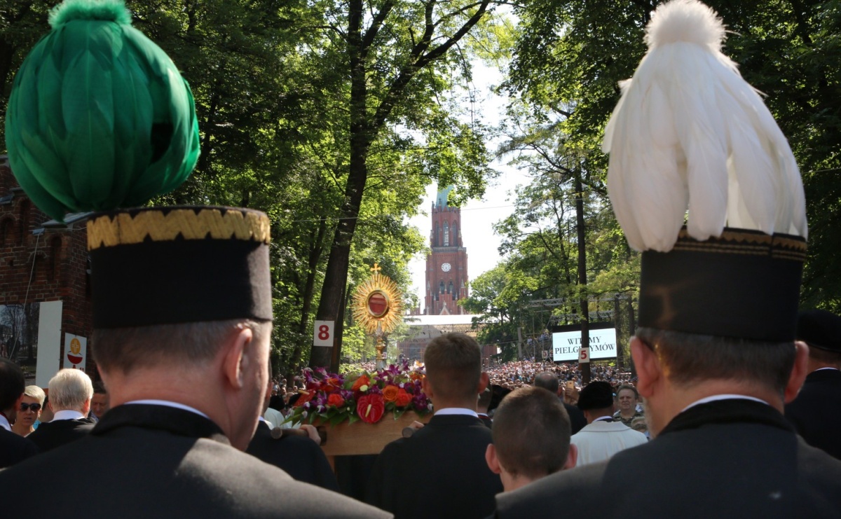 Pielgrzymka mężczyzn i młodzieńców do Piekar Śląskich - Serwis informacyjny z Raciborza - naszraciborz.pl