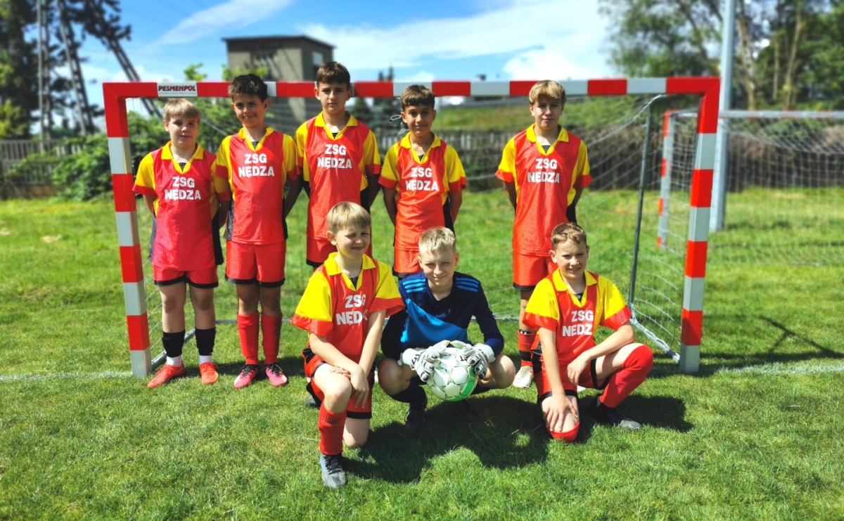 Igrzyska Dzieci w piłce nożnej w Nędzy - Serwis informacyjny z Raciborza - naszraciborz.pl