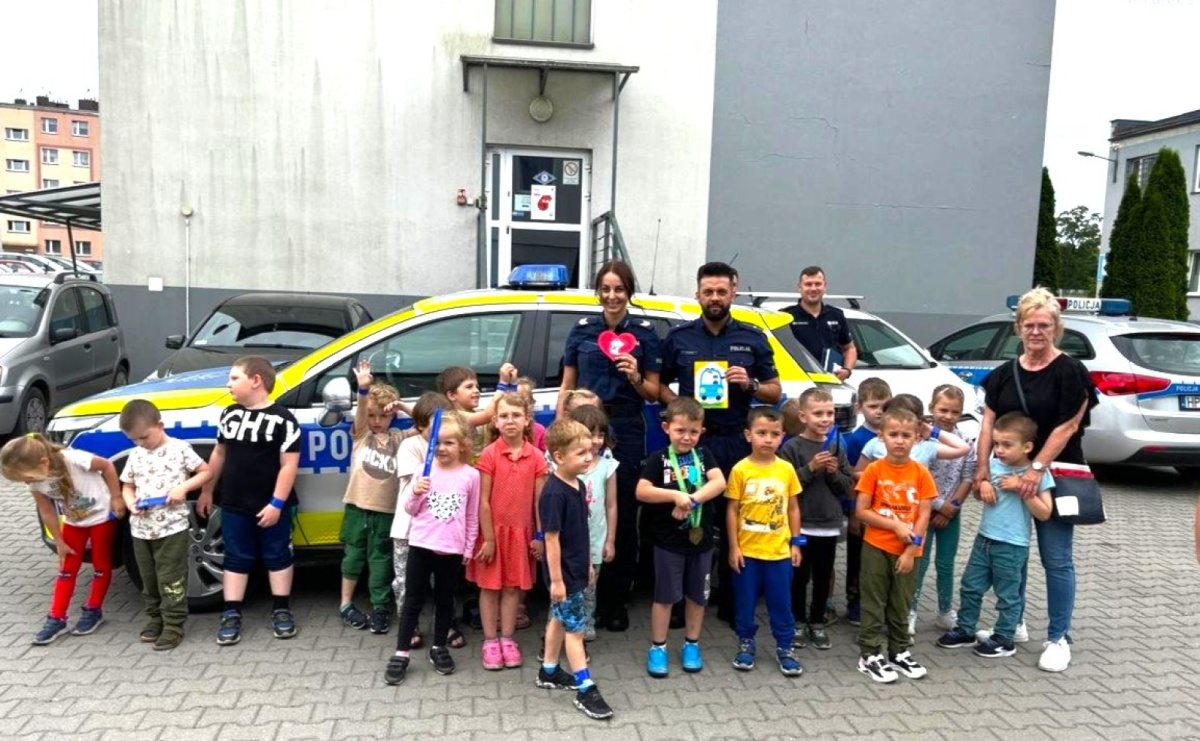 Mali goście w komendzie przy Bosackiej [FOTO] - Serwis informacyjny z Raciborza - naszraciborz.pl