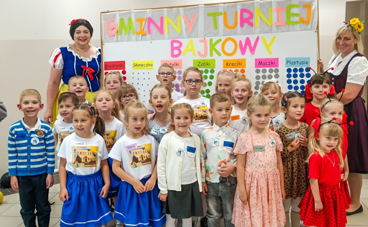 Podróż do świata bajek. Gminny Konkurs Wiedzy Bajkowej w Pietrowicach Wielkich - Serwis informacyjny z Raciborza - naszraciborz.pl