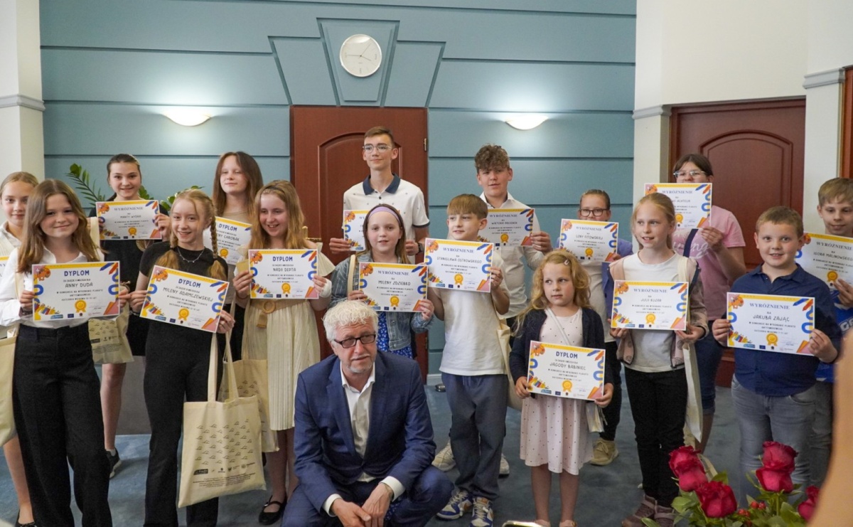 Nagrodzono najlepsze prace w konkursie na wykonanie plakatu antysmogowego - Serwis informacyjny z Raciborza - naszraciborz.pl