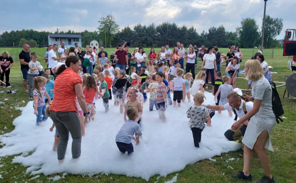 Przedszkolny piknik w Brzozowym Gaju - Serwis informacyjny z Raciborza - naszraciborz.pl
