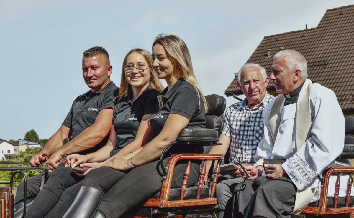 W Brzeziu dochowali tradycji. Procesja na św. Urbana - Serwis informacyjny z Raciborza - naszraciborz.pl