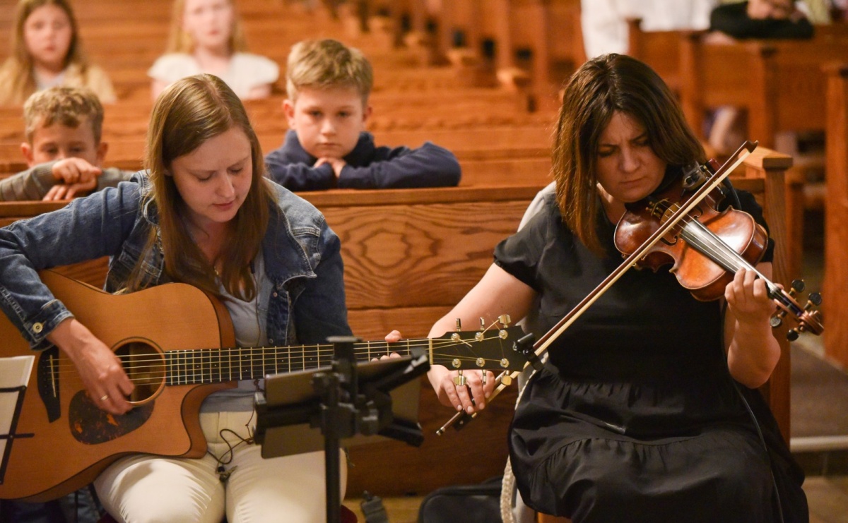 Raciborski Wieczór Uwielbienia w kościele NSPJ [FOTO] - Serwis informacyjny z Raciborza - naszraciborz.pl