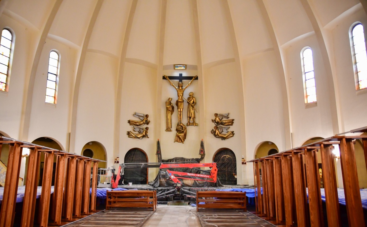 Rozpoczęło się malowanie kościoła NSPJ [FOTO] - Serwis informacyjny z Raciborza - naszraciborz.pl