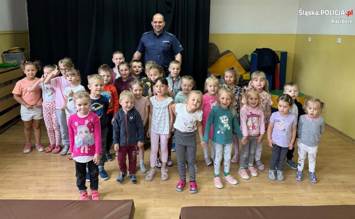 Spotkanie z policjantem sposobem na bezpieczne wakacje - Serwis informacyjny z Raciborza - naszraciborz.pl