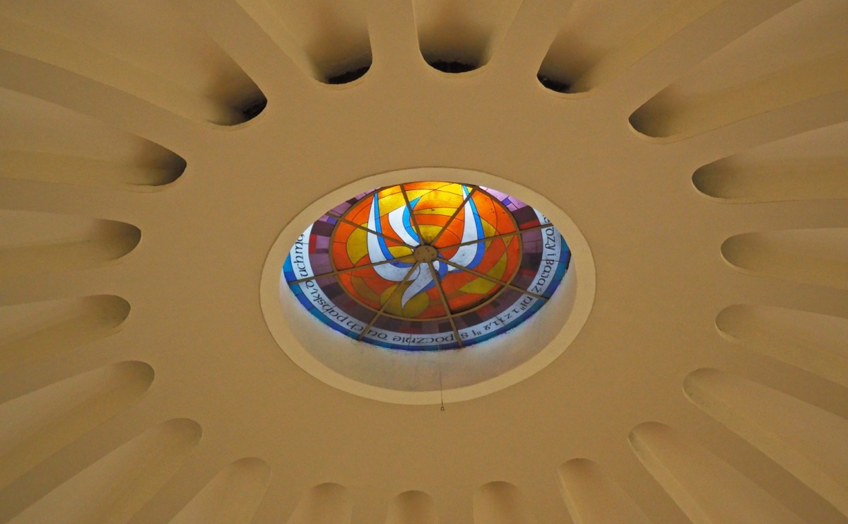 Okrąglak w nowej odsłonie. Kościół przy Warszawskiej po malowaniu - Serwis informacyjny z Raciborza - naszraciborz.pl