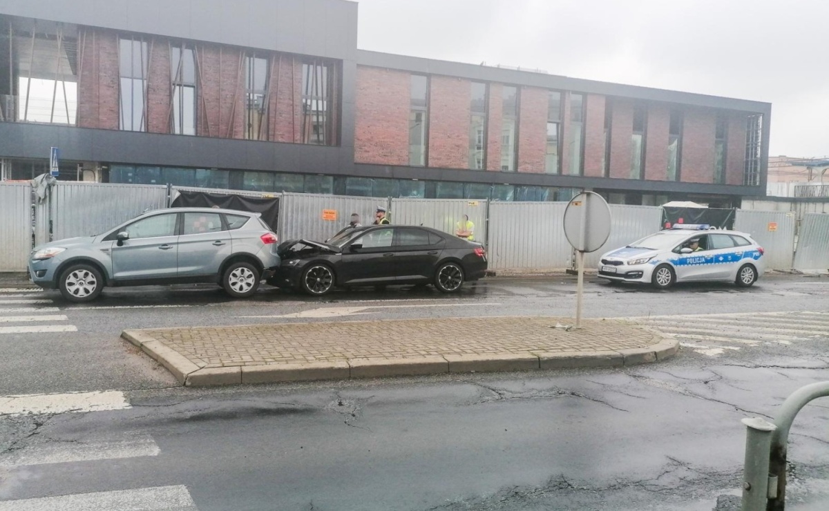 Skoda wjechała w tył forda. Sprawa trafi do sądu [FOTO] - Serwis informacyjny z Raciborza - naszraciborz.pl