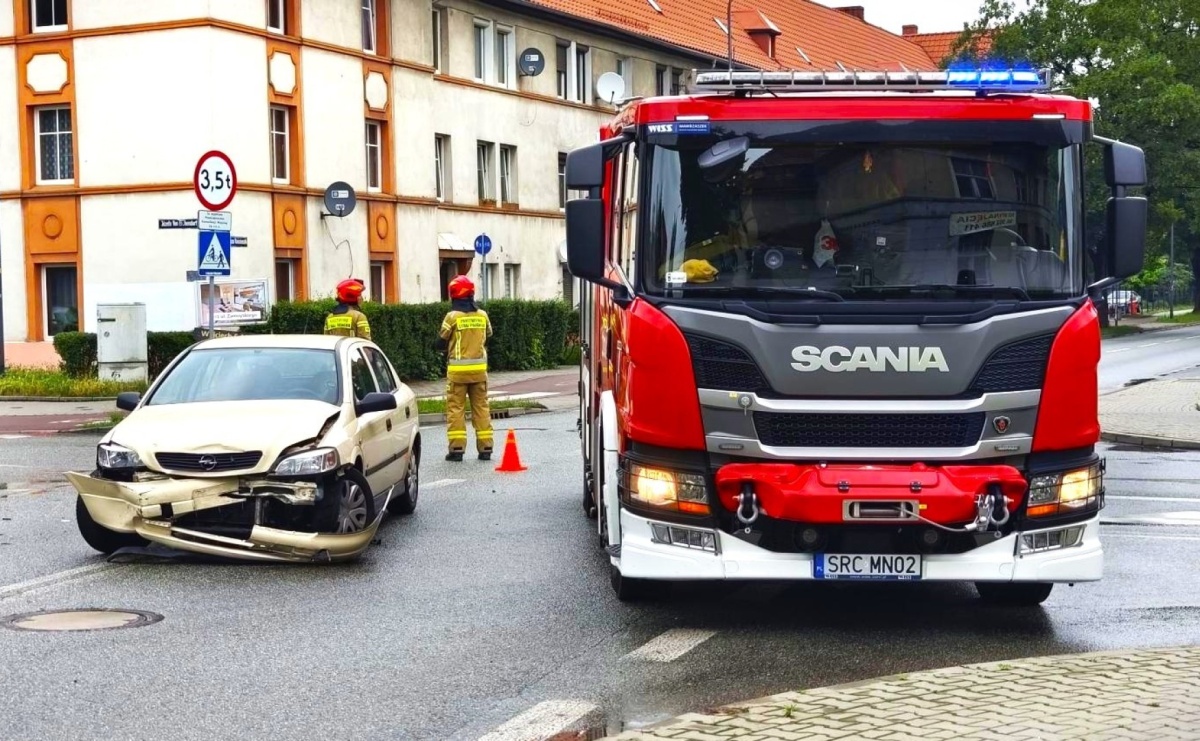 Opel i BWM zderzyły się na skrzyżowaniu Kościuszki-Eichendorffa [FOTO] - Serwis informacyjny z Raciborza - naszraciborz.pl
