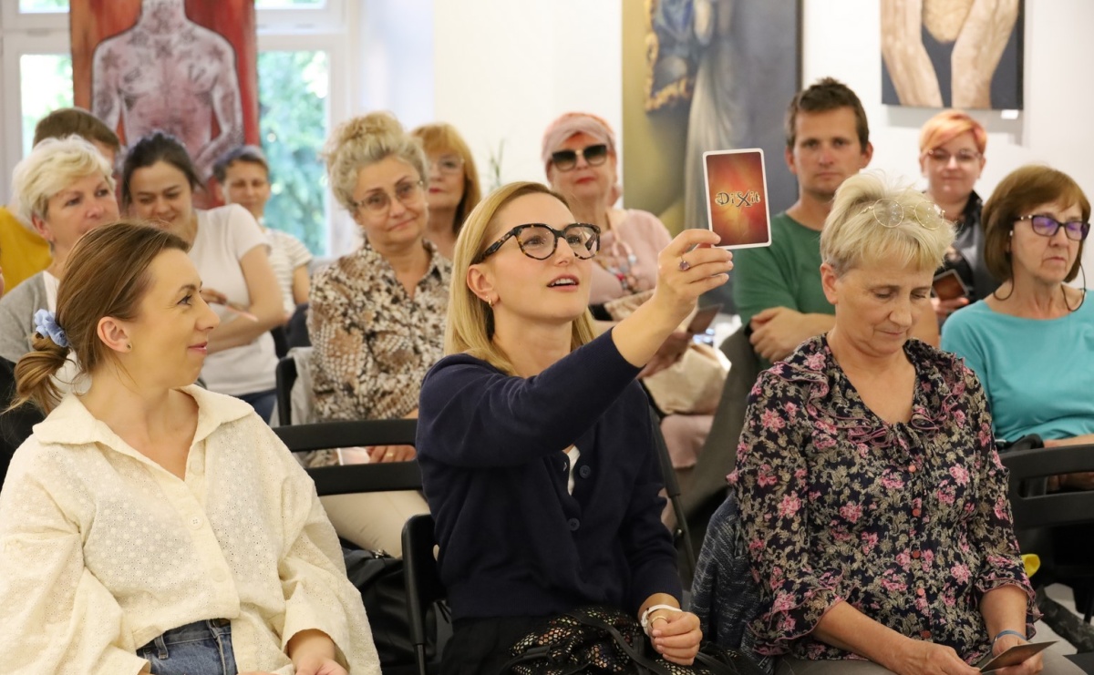 Biblioteka z pasją: Patrycja Chomiczewska o sile nawyków - Serwis informacyjny z Raciborza - naszraciborz.pl