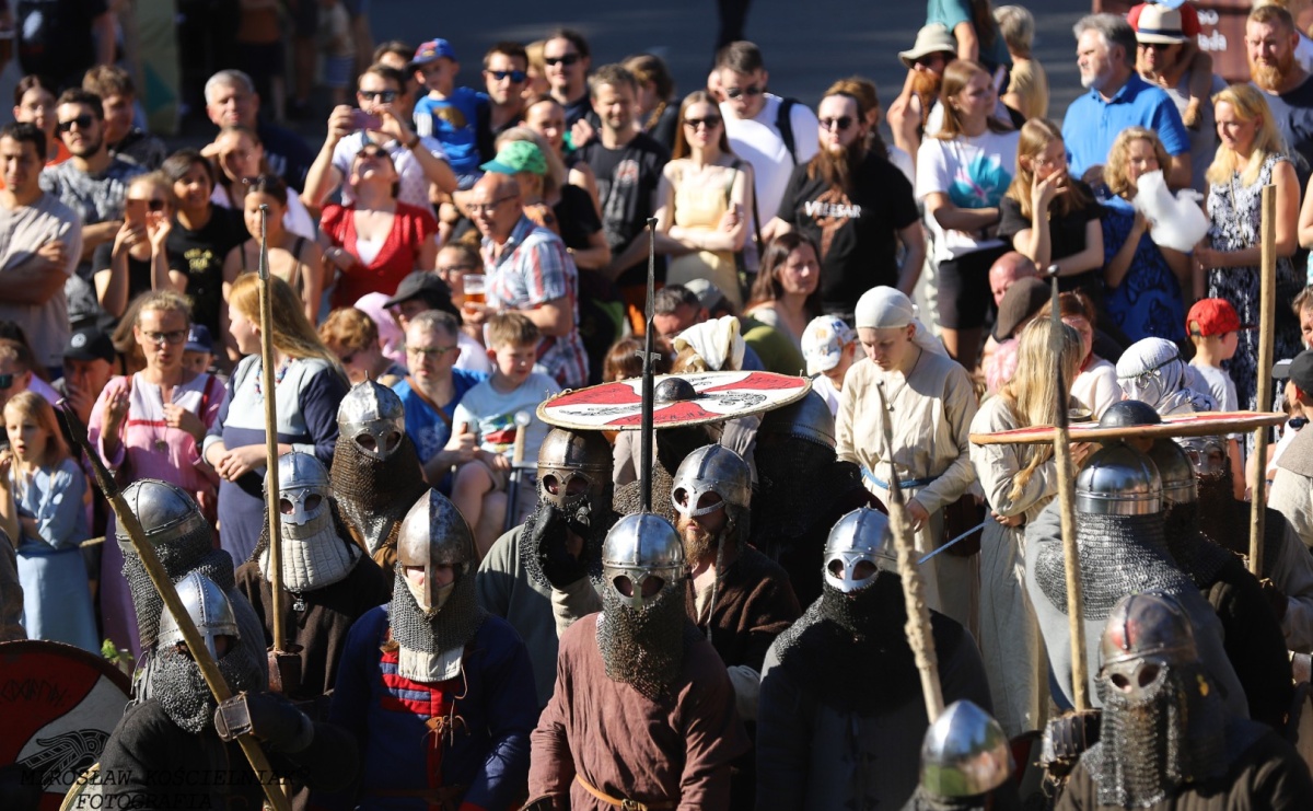 Szczęk oręża i świt Emporium w Raciborzu [FOTO i WIDEO] - Serwis informacyjny z Raciborza - naszraciborz.pl