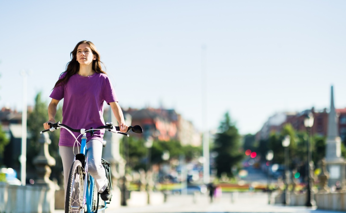 Damskie rowery miejskie a bezpieczeństwo. Jak zadbać o siebie na drodze? - Serwis informacyjny z Raciborza - naszraciborz.pl