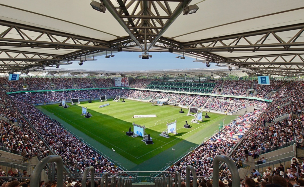 Świadkowie Jehowy zorganizują w Polsce 32 kongresy dla 125 tysięcy osób w tym aż 7 na Śląsku! - Serwis informacyjny z Raciborza - naszraciborz.pl