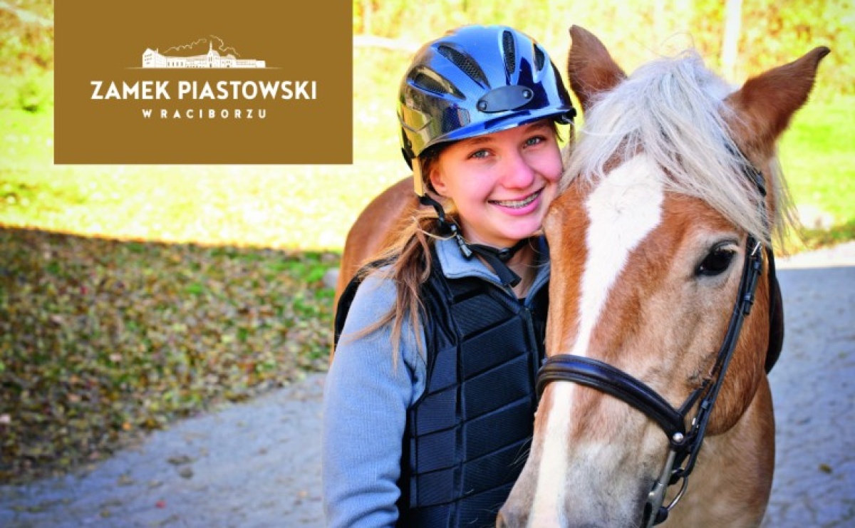 Wakacje w siodle i hobby horse. Zamek Piastowski i Powiat Raciborski zapraszają - Serwis informacyjny z Raciborza - naszraciborz.pl