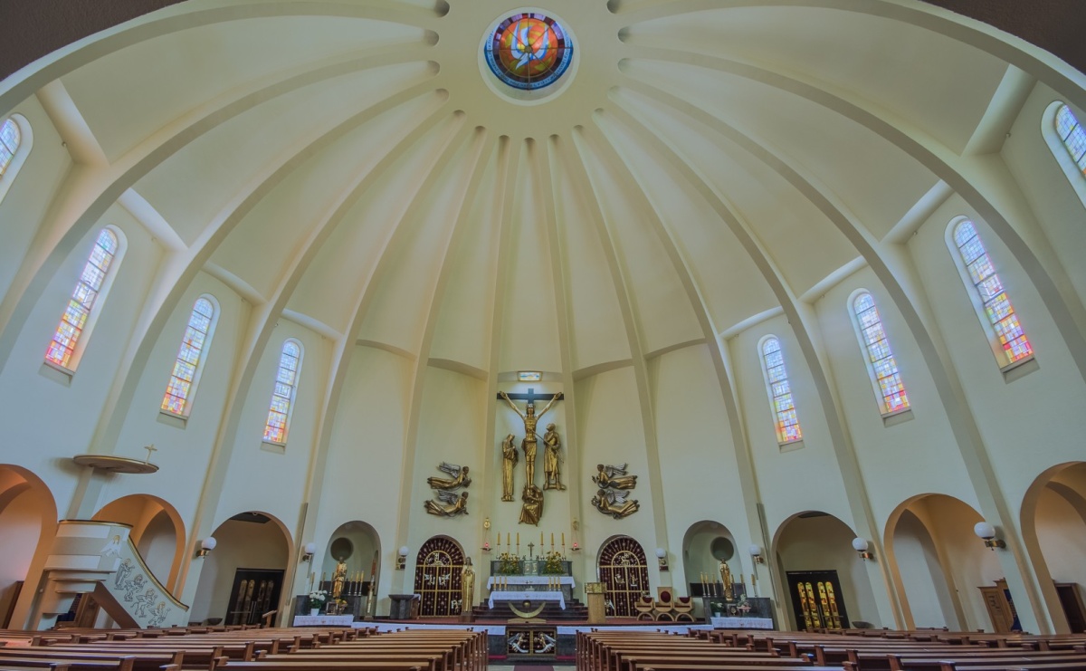 Okrąglak w pełnej krasie. Zakończono malowanie kościoła - Serwis informacyjny z Raciborza - naszraciborz.pl