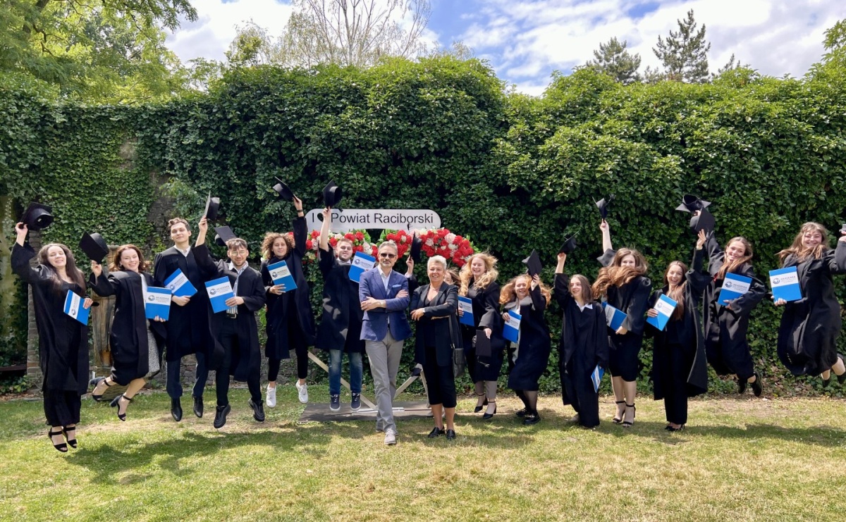 Absolwenci raciborskiej architektury bronili swoje projekty inżynierskie - Serwis informacyjny z Raciborza - naszraciborz.pl