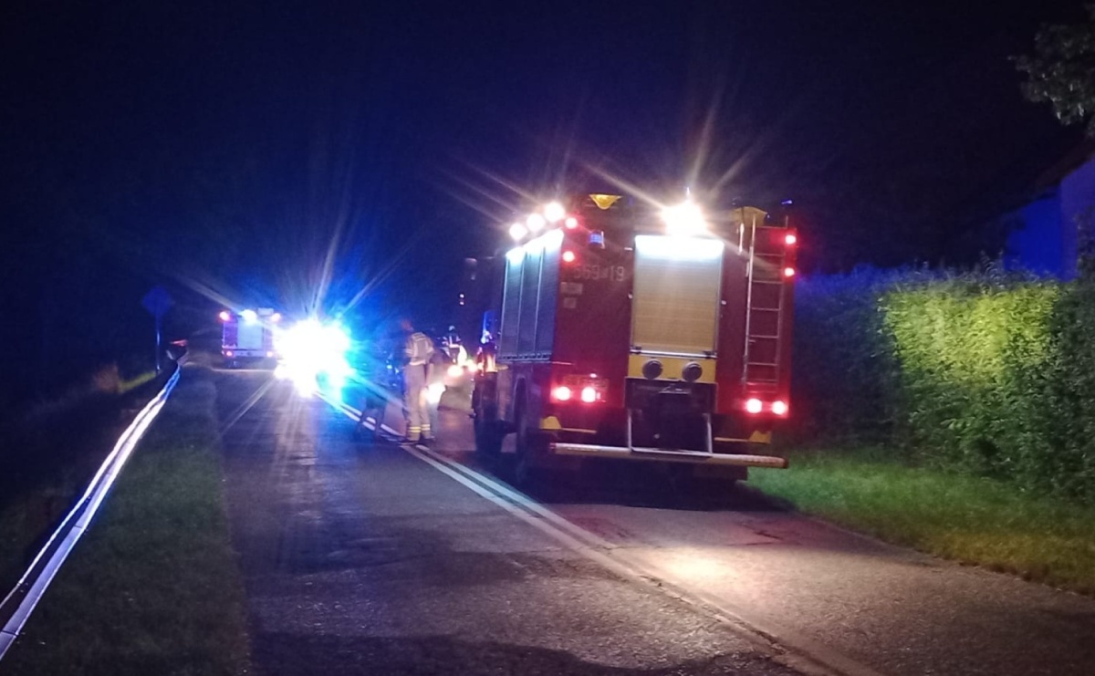 20-latka wjechała golfem w ogrodzenie - Serwis informacyjny z Raciborza - naszraciborz.pl