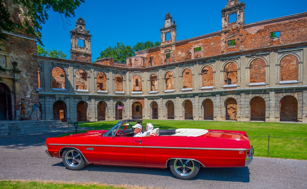 Oldtimery na zamku w Tworkowie [FOTO] - Serwis informacyjny z Raciborza - naszraciborz.pl