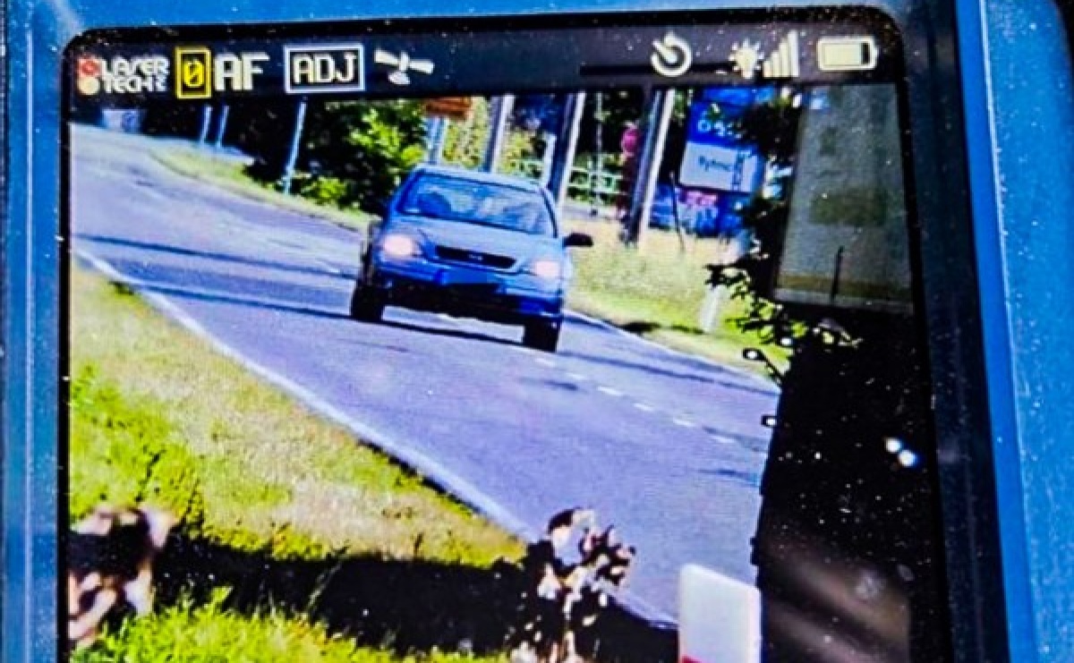 19-latek docisnął pedał gazu. Wpadł wprost pod policyjny miernik prędkości - Serwis informacyjny z Raciborza - naszraciborz.pl