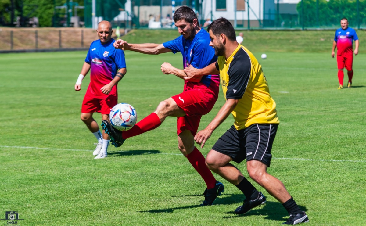 Oldboje Chałupek z pucharem wójta gminy Krzyżanowice [FOTO i WIDEO] - Serwis informacyjny z Raciborza - naszraciborz.pl