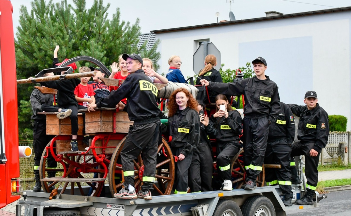 Tworków z pucharem wójta Krzyżanowic na zawodach w Bieńkowicach - Serwis informacyjny z Raciborza - naszraciborz.pl