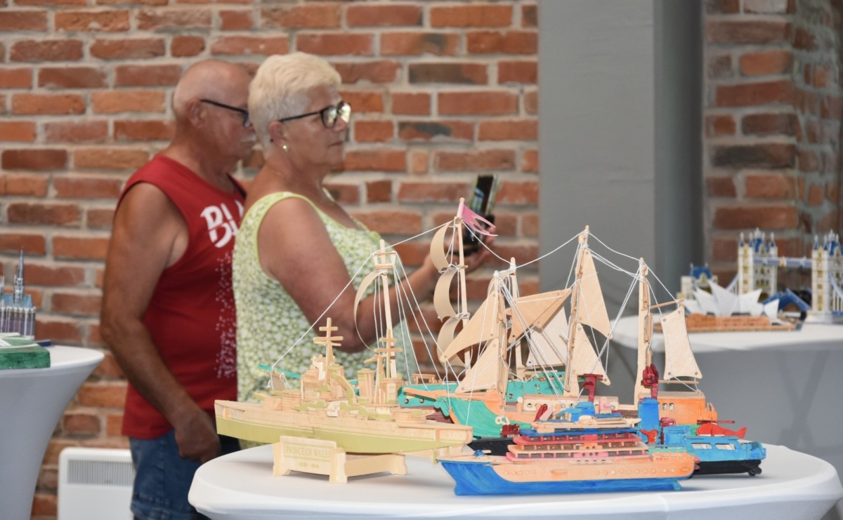 Wernisaż wystawy Jana Wilczoka i tkanin sizalowych Elżbiety Polak w Tworkowie - Serwis informacyjny z Raciborza - naszraciborz.pl