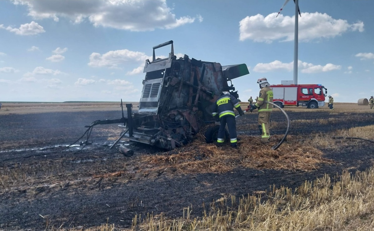 Pożar prasy i ścierniska w Krzanowicach opanowany przez strażaków - Serwis informacyjny z Raciborza - naszraciborz.pl