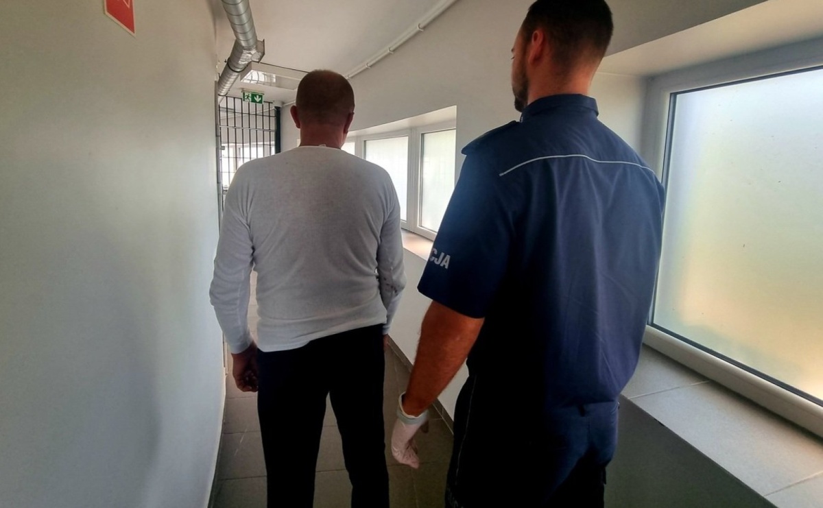 Policjanci zatrzymali agresywnego 60-latka. Użyli broni - Serwis informacyjny z Raciborza - naszraciborz.pl