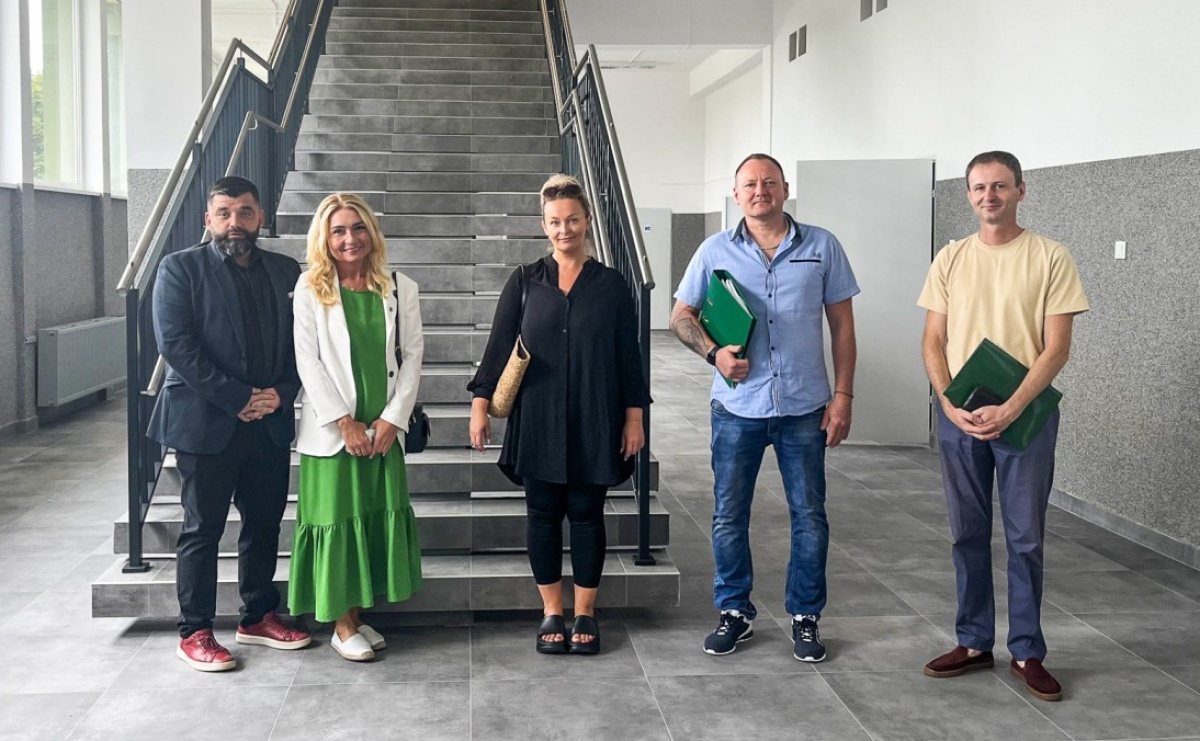 Remont zaplecza szatniowego hali przy szkole podstawowej w Kuźni Raciborskiej zakończony - Serwis informacyjny z Raciborza - naszraciborz.pl