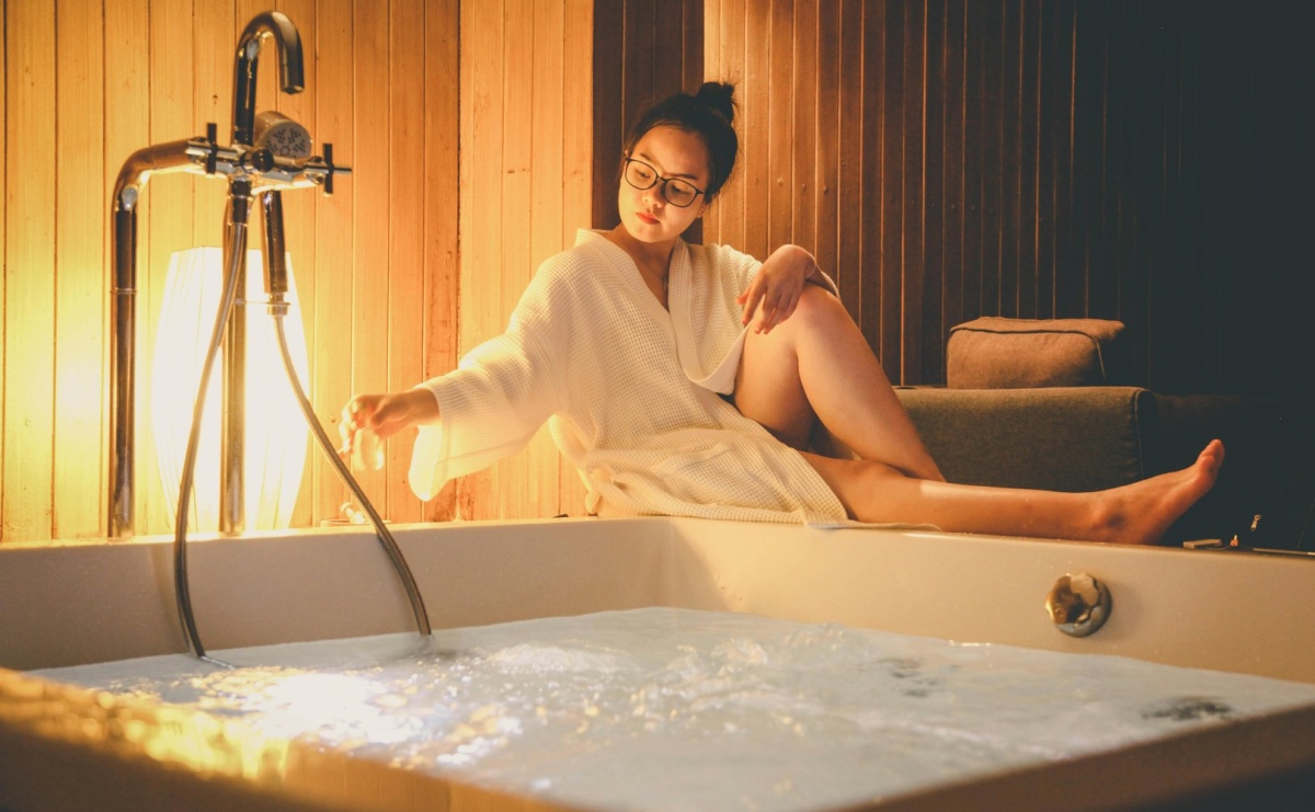 Relaks i regeneracja - Dlaczego warto zainwestować w jacuzzi? - Serwis informacyjny z Raciborza - naszraciborz.pl