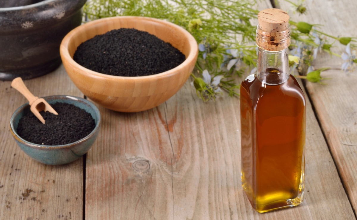 Jakie właściwości ma olejek z czarnuszki? - Serwis informacyjny z Raciborza - naszraciborz.pl