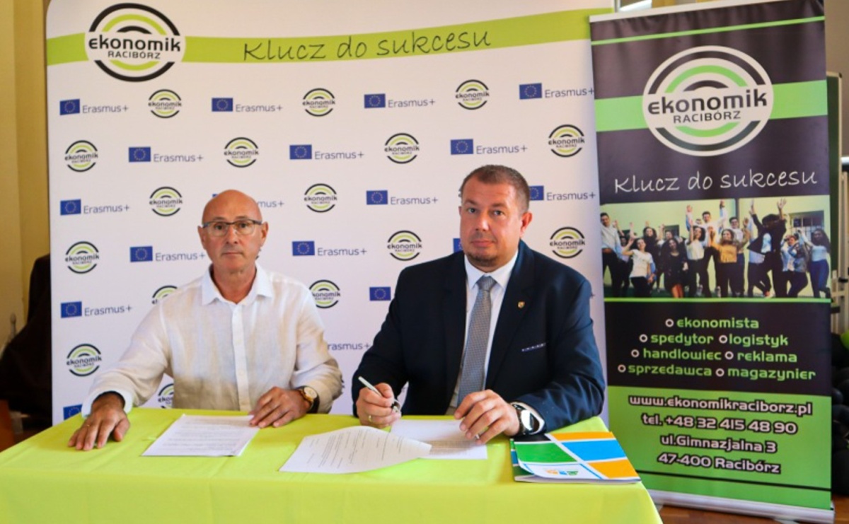 Rusza remont auli w raciborskim Ekonomiku - Serwis informacyjny z Raciborza - naszraciborz.pl