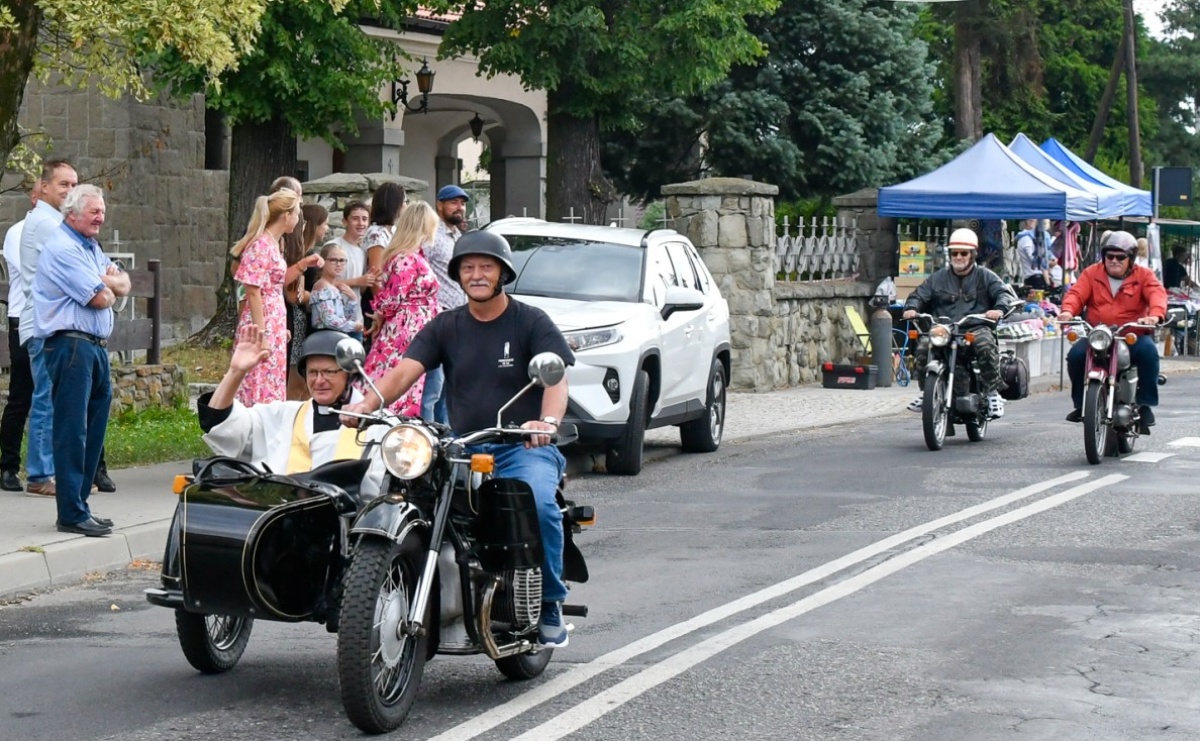 Parada motocyklistów w Pogrzebieniu [FOTO i WIDEO] - Serwis informacyjny z Raciborza - naszraciborz.pl