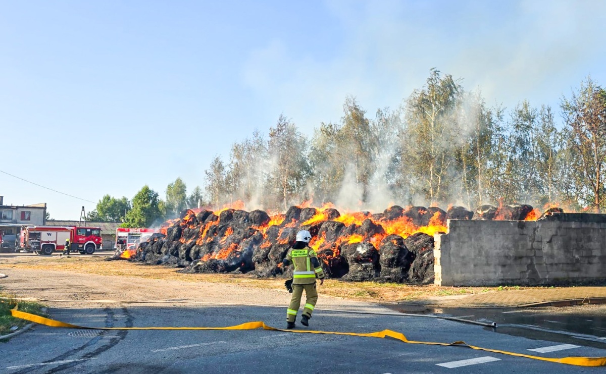 Ogromny pożar przy Dworcowej w Krzyżanowicach [FOTO i WIDEO] - Serwis informacyjny z Raciborza - naszraciborz.pl