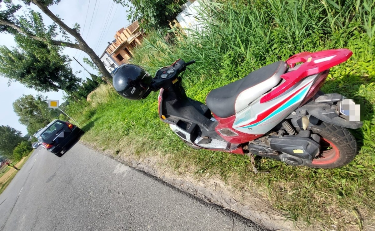 Wyprzedając uderzyła w motorower. Kierujący jednośladem trafił do szpitala - Serwis informacyjny z Raciborza - naszraciborz.pl