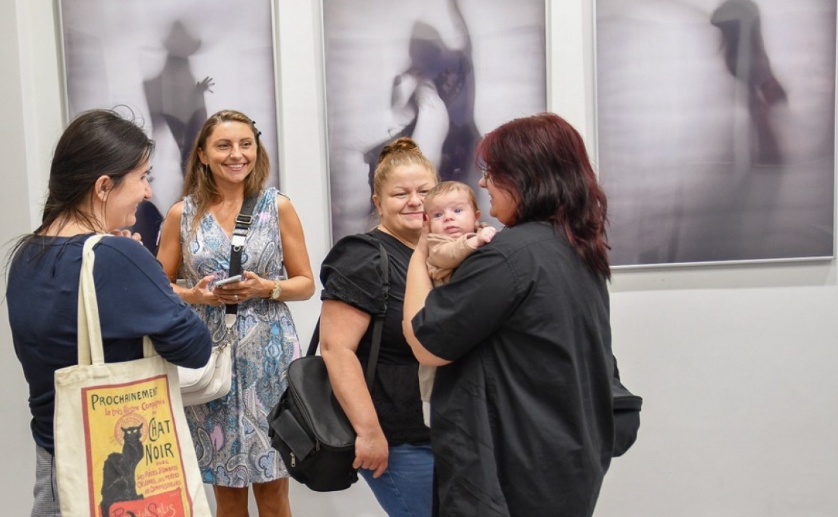 Dyplomy 2024: fotografia artystyczna. Nowa wystawa w raciborskiej bibliotece - Serwis informacyjny z Raciborza - naszraciborz.pl