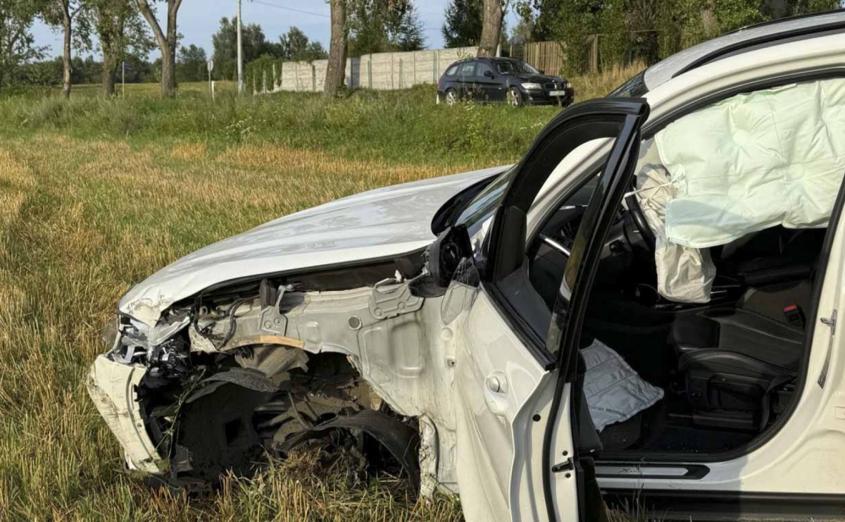 Mercedes i BMW zderzyły się na trasie Racibórz-Babice - Serwis informacyjny z Raciborza - naszraciborz.pl