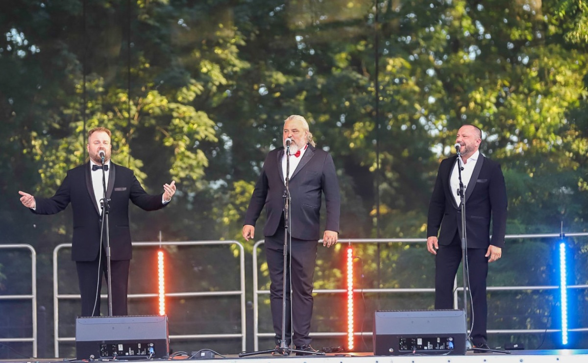 Plenerowy koncert na Zamku Piastowskim: Operetka przyciągnęła tłumy [FOTO i WIDEO] - Serwis informacyjny z Raciborza - naszraciborz.pl
