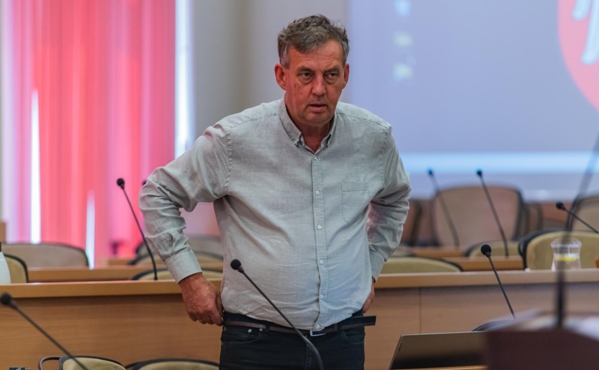 Sami powąchajcie. Radny Witecki zaprasza radnych na wieczorne piwko - Serwis informacyjny z Raciborza - naszraciborz.pl