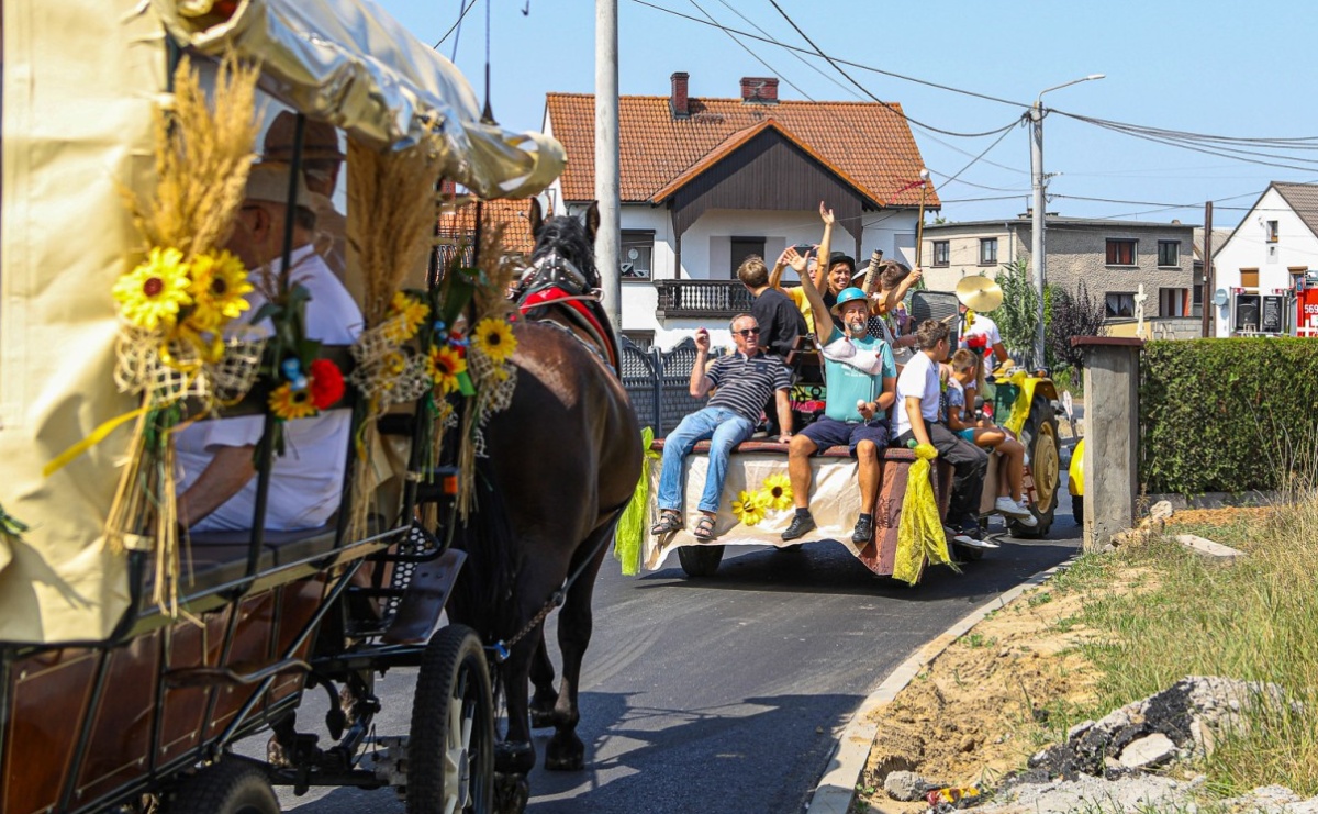 Piknik rodzinny i dożynki w Cyprzanowie [FOTO i WIDEO] - Serwis informacyjny z Raciborza - naszraciborz.pl