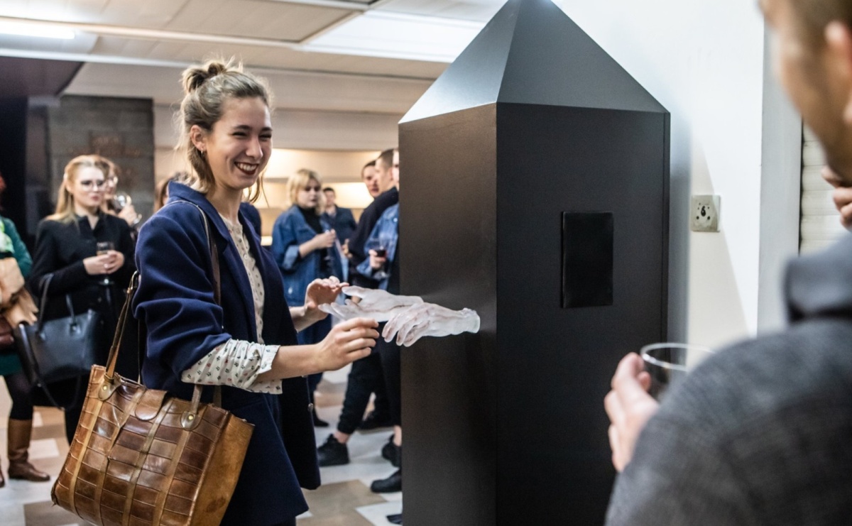 Jesteśmy połączeni – interaktywna rzeźba stanęła w raciborskiej Bibliotece - Serwis informacyjny z Raciborza - naszraciborz.pl