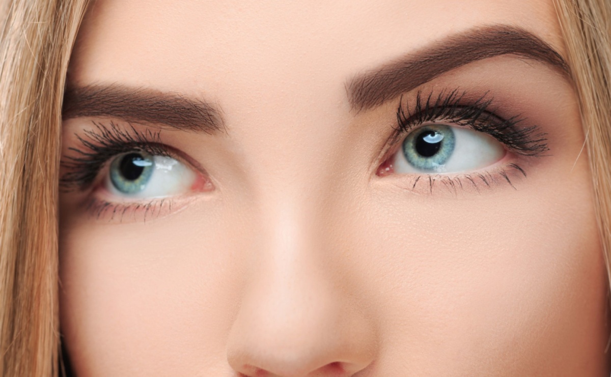 Porównanie różnych rodzajów klejów do rzęs – który będzie najlepszy dla Ciebie? - Serwis informacyjny z Raciborza - naszraciborz.pl